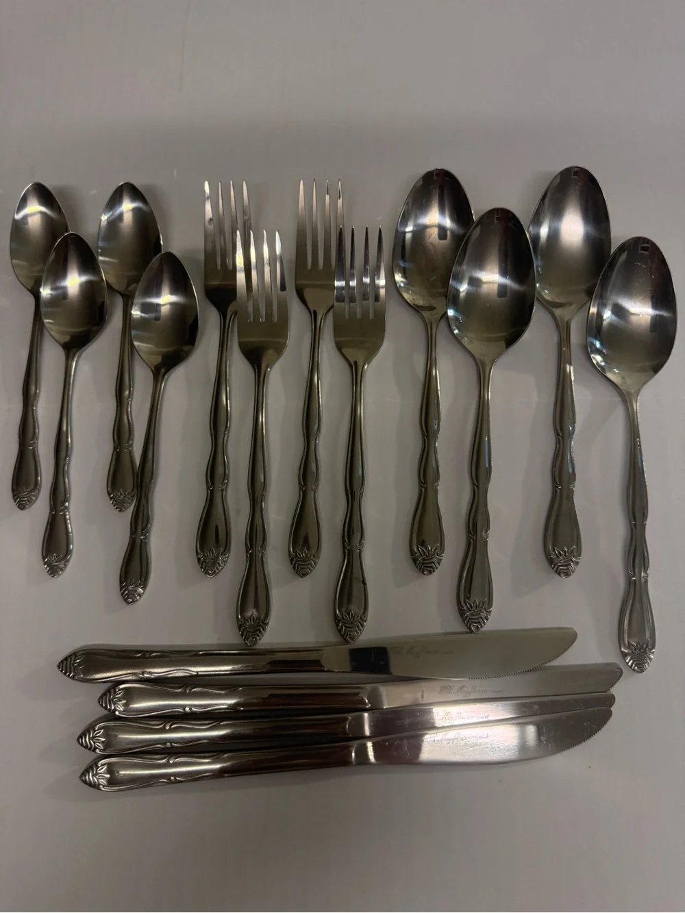 Stainless Steel Flatware 16 pc